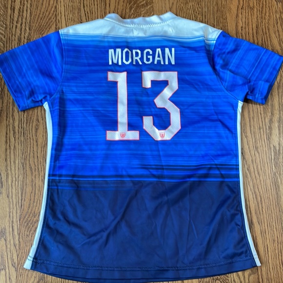 Woman’s large usa Morgan soccer jersey - Picture 2 of 4